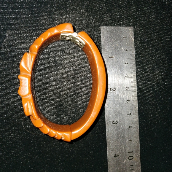 Carved Bakelite Bangle Caramel Floral Hinged 1930's 1940's - Picture 11 of 13